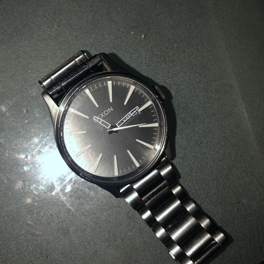 Nixon watch